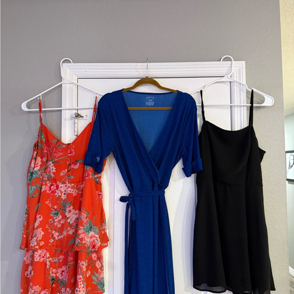 Women’s lot of 6 dresses and sweaters